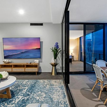 גולד קוסט 5 Bedroom Executive Sub Penthouse In The Heart Of Surfers With Full Ocean Views - Sleeps 12 - Circle On Cavill Amazing!! מראה חיצוני תמונה