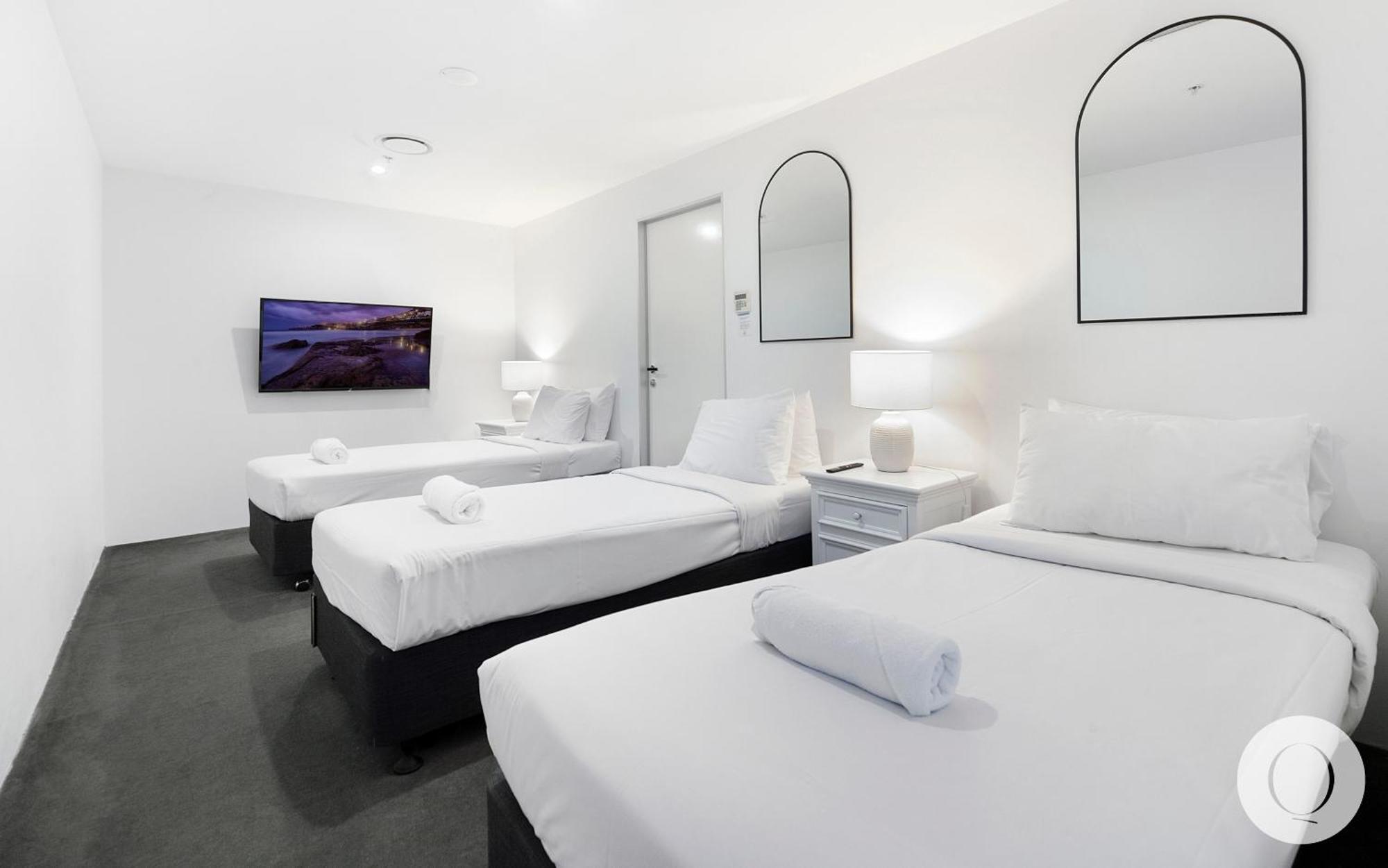 גולד קוסט 5 Bedroom Executive Sub Penthouse In The Heart Of Surfers With Full Ocean Views - Sleeps 12 - Circle On Cavill Amazing!! מראה חיצוני תמונה