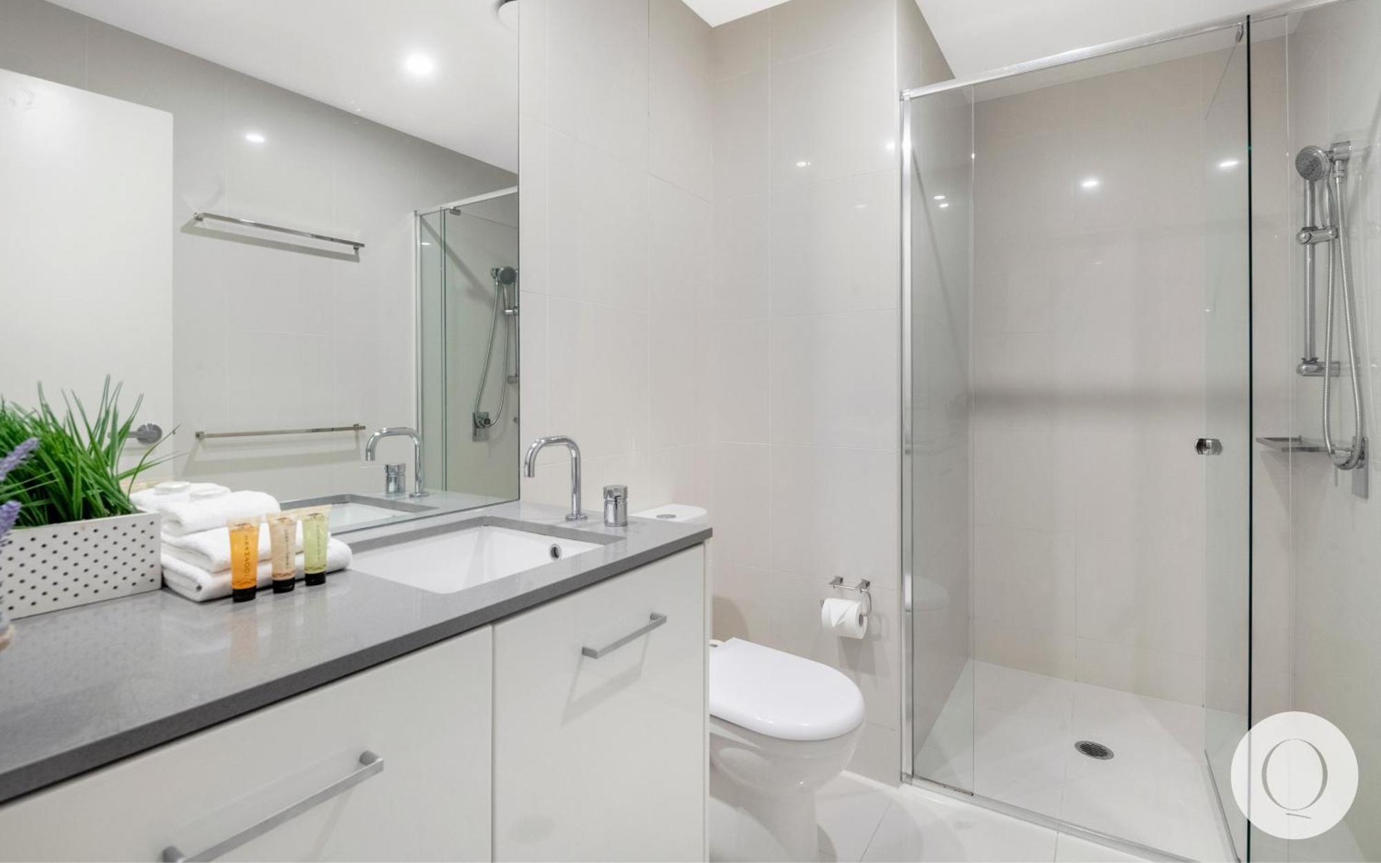 גולד קוסט 5 Bedroom Executive Sub Penthouse In The Heart Of Surfers With Full Ocean Views - Sleeps 12 - Circle On Cavill Amazing!! מראה חיצוני תמונה