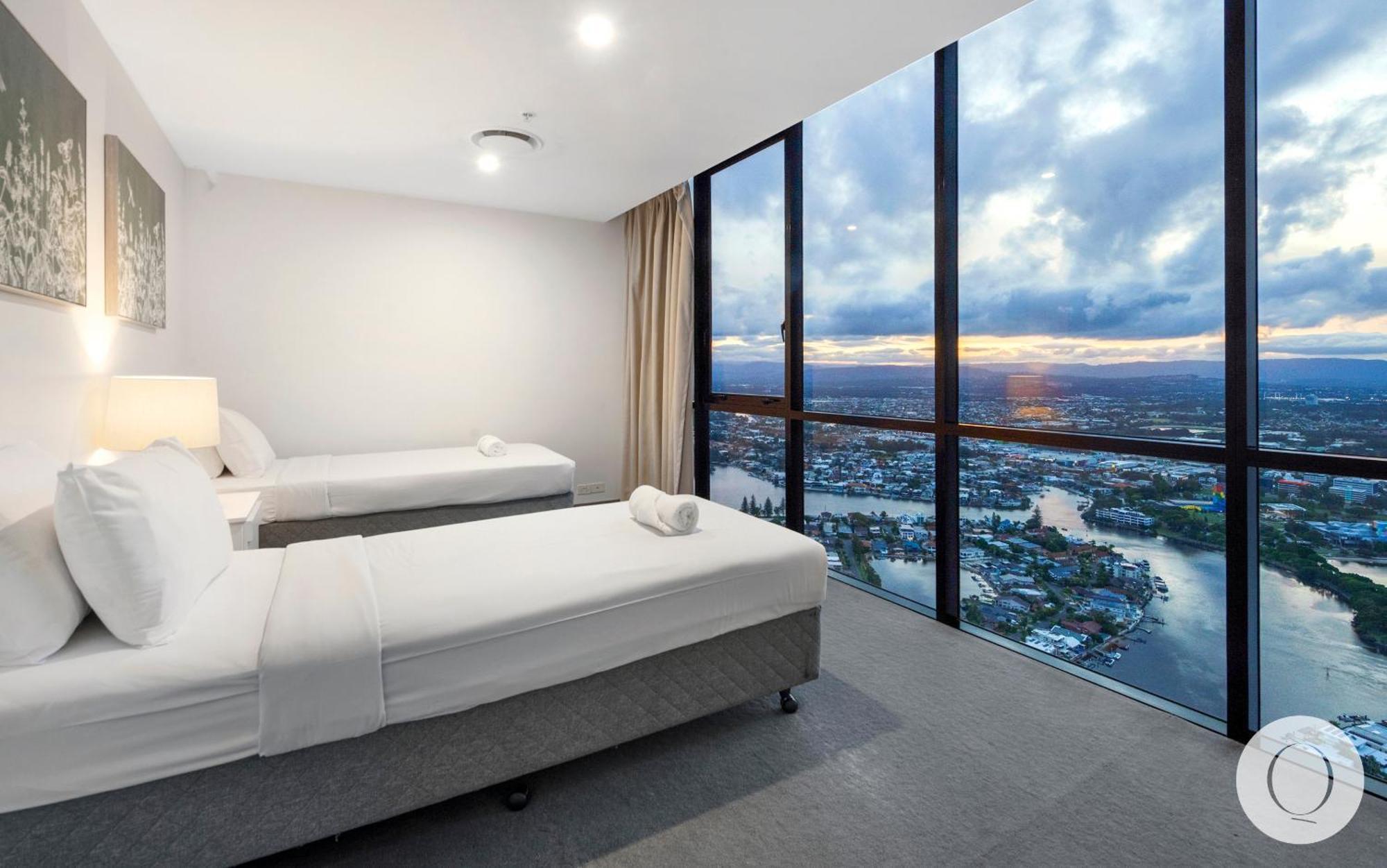 גולד קוסט 5 Bedroom Executive Sub Penthouse In The Heart Of Surfers With Full Ocean Views - Sleeps 12 - Circle On Cavill Amazing!! מראה חיצוני תמונה